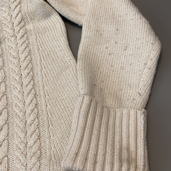 Girls knit sweater with 2 gold buttons: size: S - Picture 5 of 7